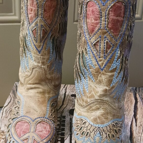 CORRAL Shoes - Women’s Vintage Corral Boots **RARE EDITION BLUE JEAN WING AND HEART**